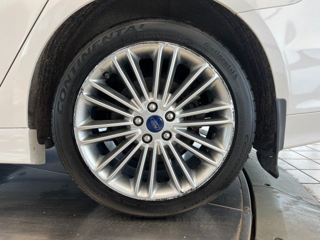 Used 2015 Ford Fusion SE w/ Equipment Group 202A FWD image 40