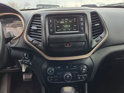 Used 2017 Jeep Cherokee Latitude image 26