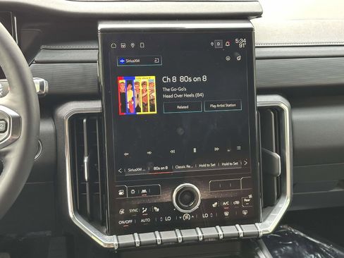 Used 2024 GMC Acadia Elevation image 11