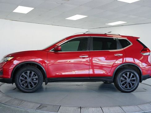 Used 2017 Nissan Rogue S w/ Appearance Package AWD/4WD image 6