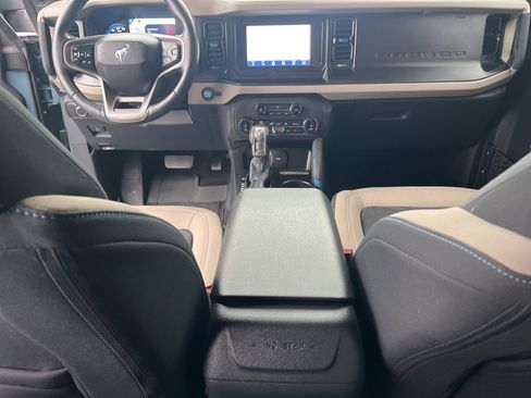 Used 2022 Ford Bronco Wildtrak image 13