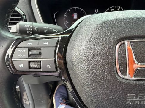 Used 2024 Honda Pilot Touring image 15