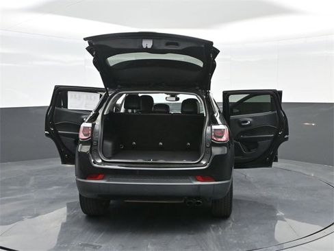 Used 2018 Jeep Compass Altitude image 55