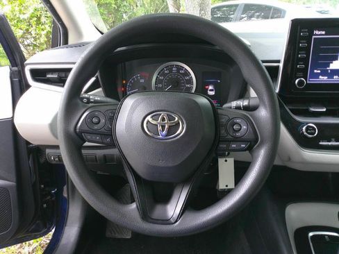 Used 2020 Toyota Corolla LE FWD image 13