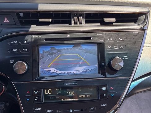 Used 2018 Toyota Avalon Limited w/ Carpet Mat Package FWD image 9