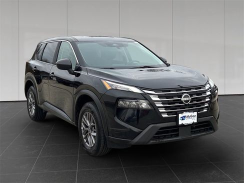 Used 2024 Nissan Rogue S image 7