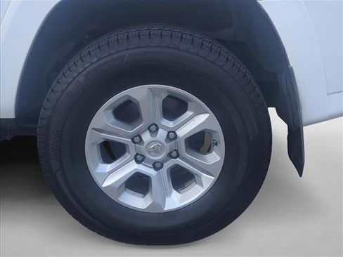 Used 2018 Toyota 4Runner SR5 image 27