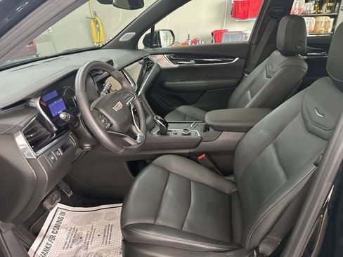 Certified 2023 Cadillac XT6 Premium Luxury AWD/4WD image 8