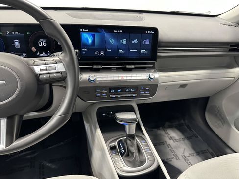 Certified 2024 Hyundai Kona SEL AWD/4WD image 22