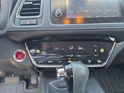Used 2019 Honda HR-V Touring image 18