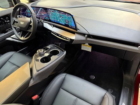 New 2026 Cadillac Optiq Sport 1 image 51