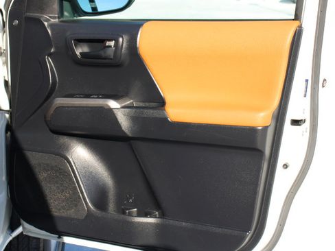 Used 2019 Toyota Tacoma SR5 image 17