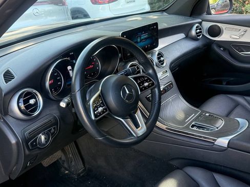 Used 2022 Mercedes-Benz GLC 300 image 2