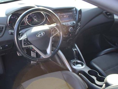 Used 2014 Hyundai Veloster w/ Style Package 02 FWD image 11