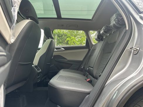 New 2026 Volkswagen Taos SE AWD/4WD image 18