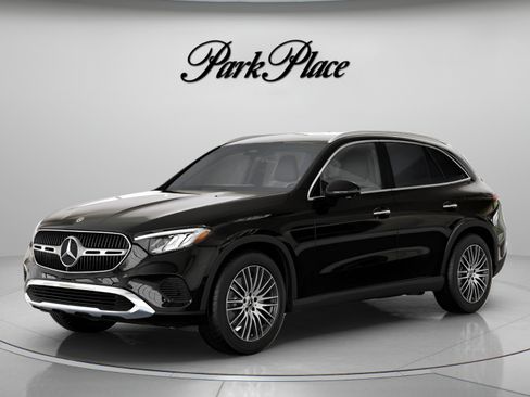 Used 2026 Mercedes-Benz GLC 300 image 2