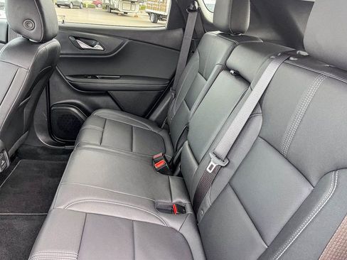 Used 2025 Chevrolet Blazer LT w/ Sound & Technology Package image 17