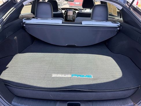 Used 2018 Toyota Prius Prime Advanced w/ Carpet Mat Package FWD image 23