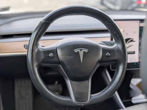 Used 2018 Tesla Model 3 Long Range image 16
