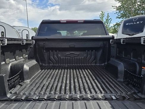 Used 2024 Chevrolet Silverado 1500 LT AWD/4WD image 6