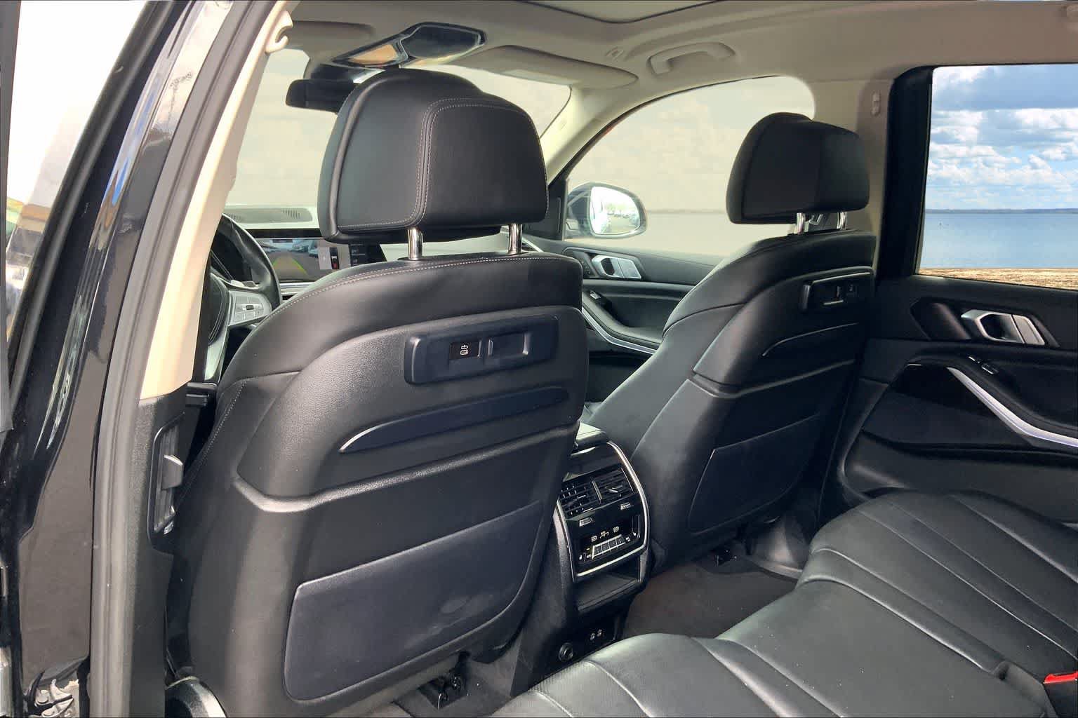 Used 2021 BMW X7 xDrive40i AWD/4WD image 12