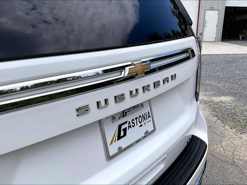 Used 2023 Chevrolet Suburban LT RWD image 23