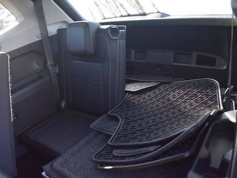 Used 2021 Volkswagen Tiguan SE FWD image 18