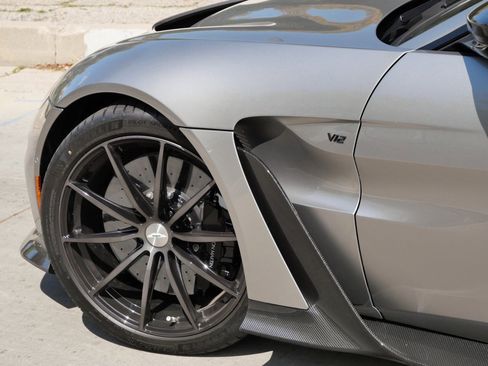 Used 2023 Aston Martin V12 Vantage Roadster image 8