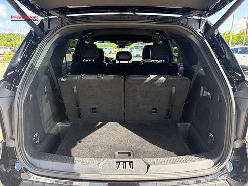 Used 2025 Ford Explorer ST-Line w/ ST-Line Street Pack AWD/4WD image 8