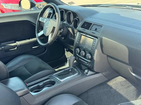 Used 2009 Dodge Challenger SRT8 RWD image 10