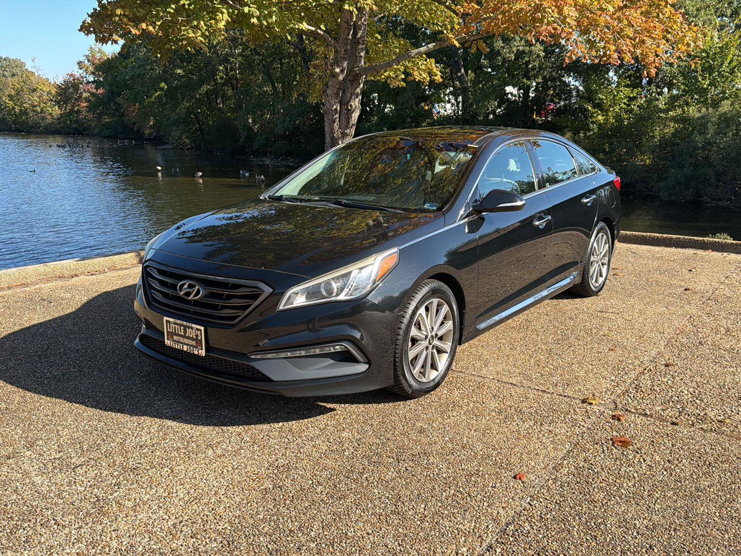 Used 2016 Hyundai Sonata Limited w/ Option Group 04 FWD image 10