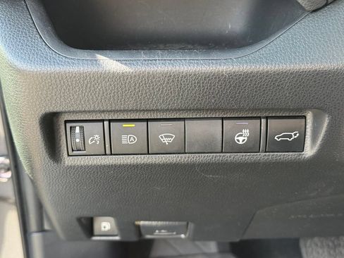 Used 2022 Toyota RAV4 SE w/ Convenience Package AWD/4WD image 10