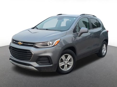 Used 2020 Chevrolet Trax LT w/ LT Convenience Package FWD image 1