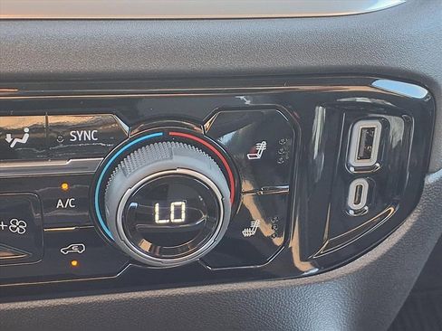 Used 2025 Chevrolet Silverado 2500 LT w/ Z71 Chrome Sport Edition image 6