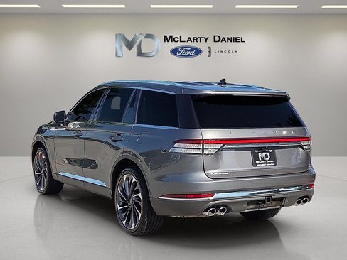 Certified 2023 Lincoln Aviator Reserve w/ Equipment Group 201A AWD/4WD image 4
