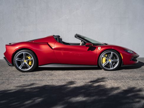 Used 2025 Ferrari 296 GTS RWD image 6
