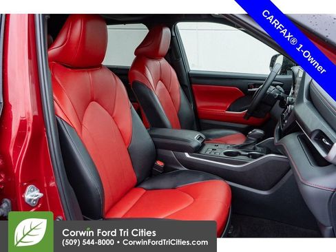 Used 2024 Toyota Highlander XSE image 5