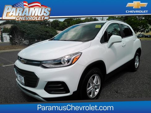 Used 2020 Chevrolet Trax LT AWD/4WD image 1