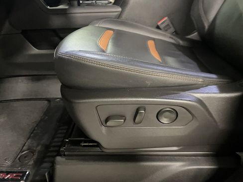 Used 2024 GMC Sierra 1500 AT4 w/ Technology Package image 11