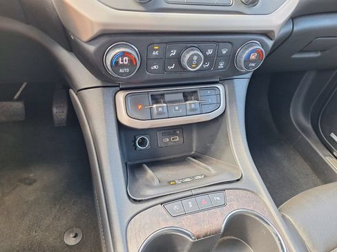 Used 2023 GMC Acadia Denali FWD image 15