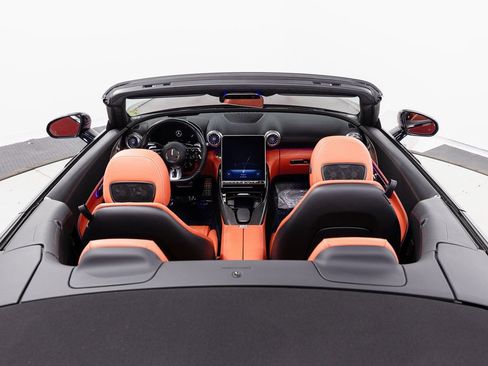Used 2022 Mercedes-Benz SL 63 AMG 4MATIC image 28