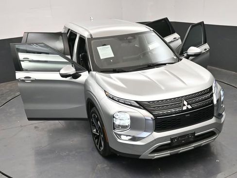 Used 2024 Mitsubishi Outlander SE FWD image 25