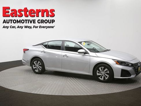 Used 2023 Nissan Altima 2.5 S FWD image 46