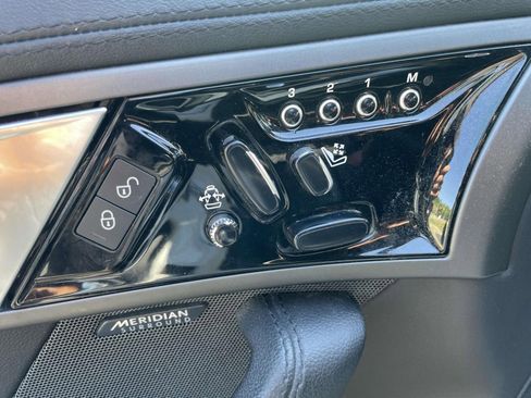 Used 2016 Jaguar F-TYPE Convertible RWD image 13
