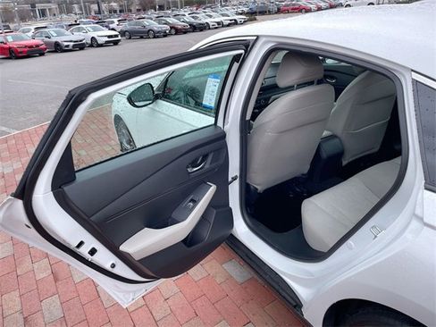 Certified 2023 Honda Accord EX image 26