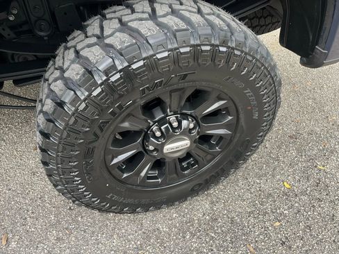 Used 2017 Ford F250 XLT w/ XLT Premium Package image 11