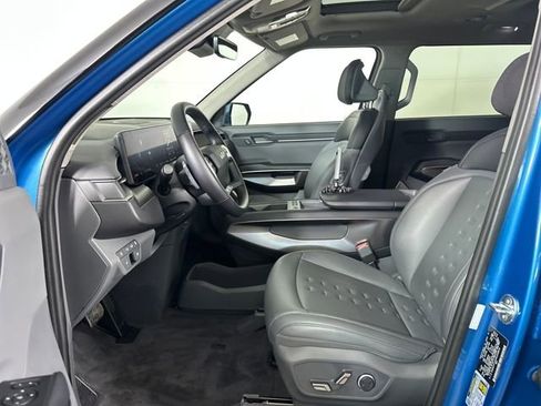 Used 2024 Kia EV9 Wind image 11