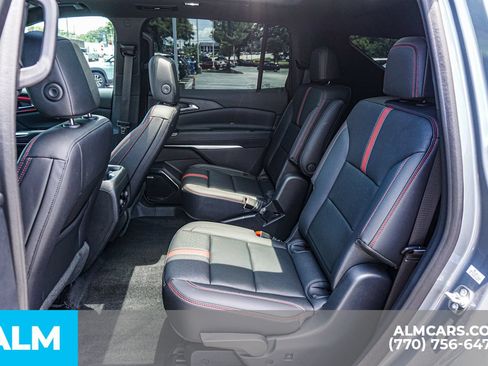 Used 2024 Chevrolet Traverse RS w/ LPO, Floor Liner Package AWD/4WD image 22