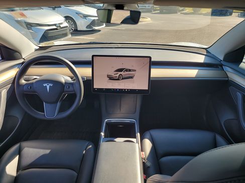 Used 2023 Tesla Model 3 Standard Range image 13