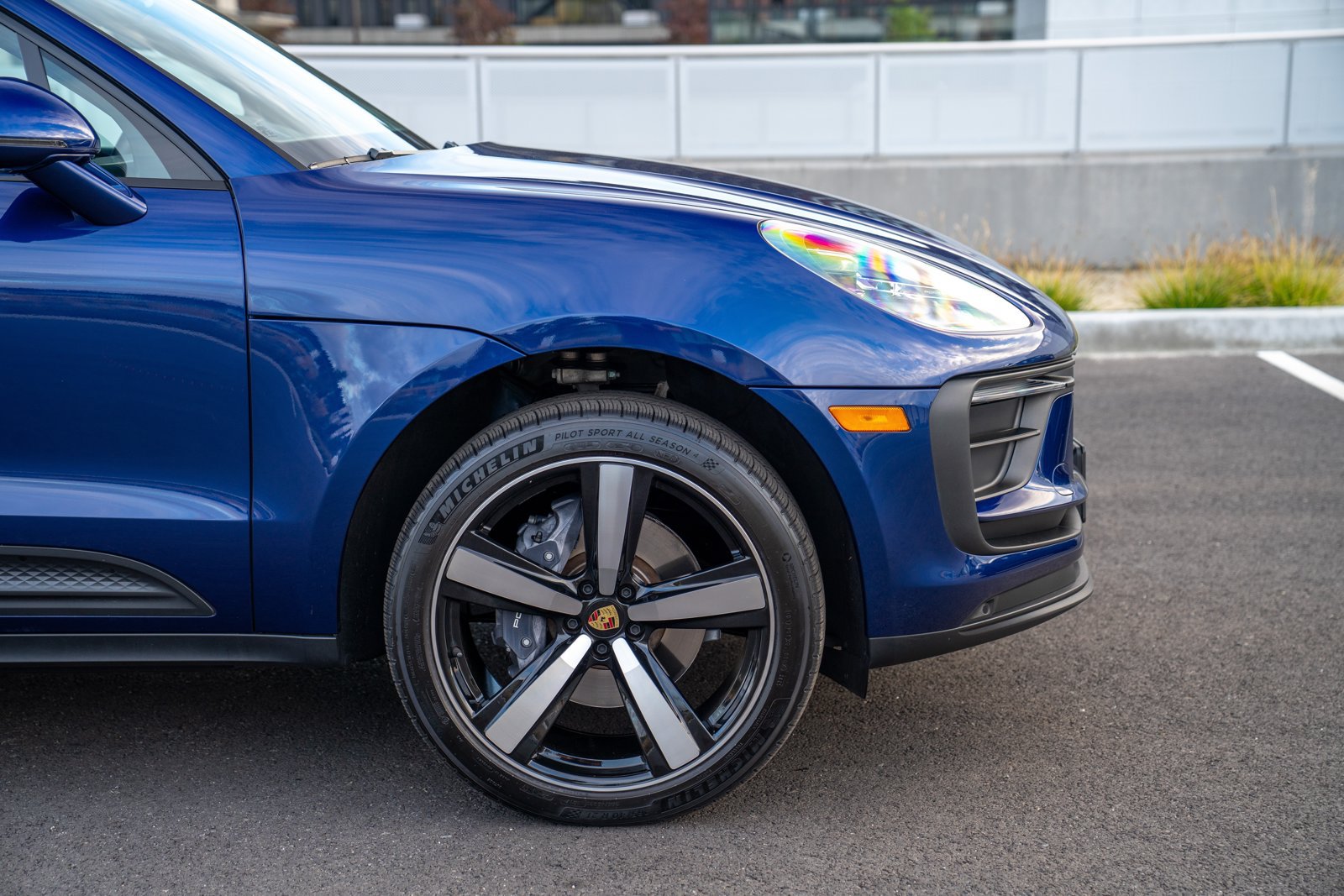 Certified 2026 Porsche Macan AWD/4WD image 9